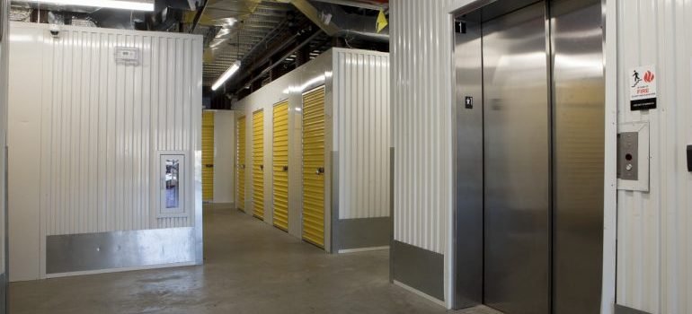 Few commercial storage units NYC.