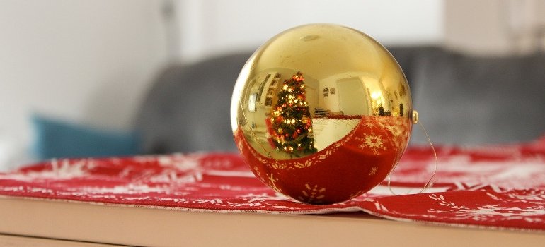 Christmas decoration as a reason to rent a storage unit during the holidays