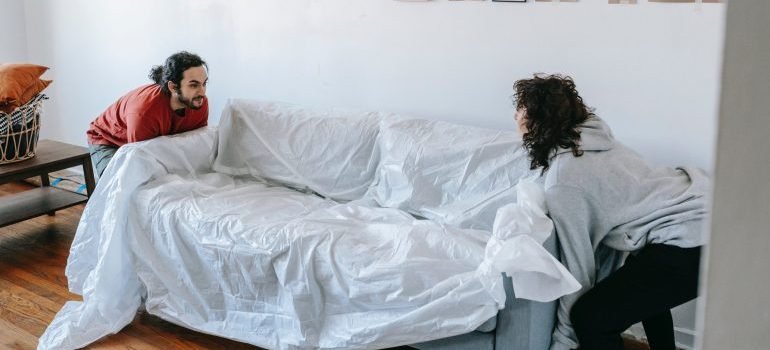 Getting help when handling robust furniture