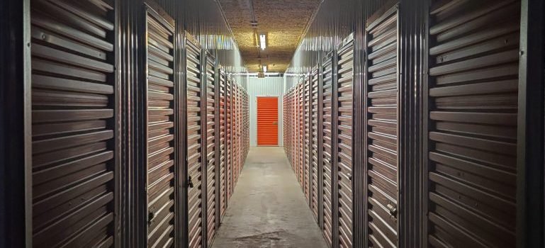 Closed and secure storage units