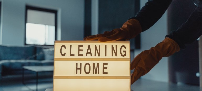 cleaning home is one of the ways to make your apartment "move out" ready