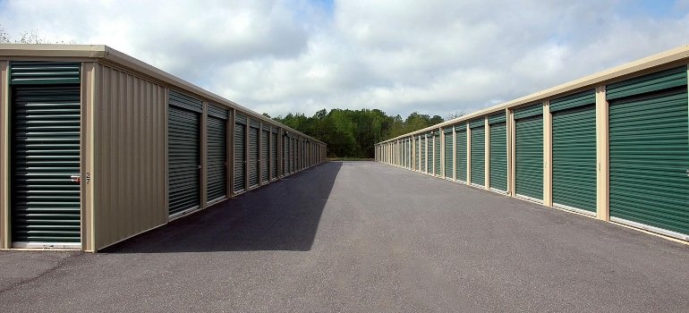 Storage units for storing your vehicle