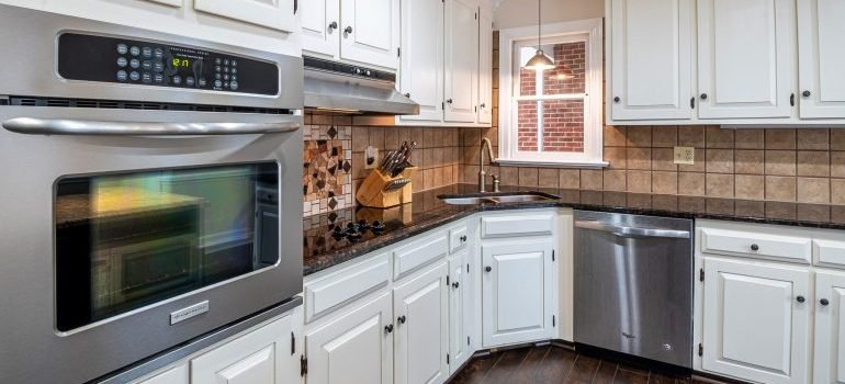 Kitchen with appliances