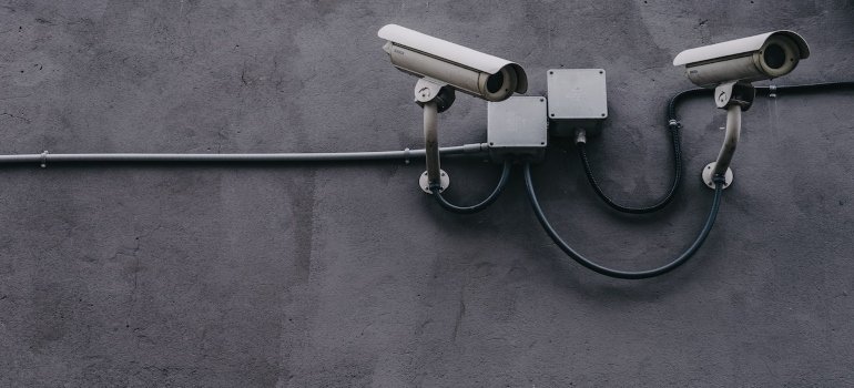 A cctv cameras will help you choose a self-storage space using few systematic steps