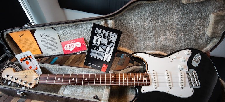 Electric guitar with case
