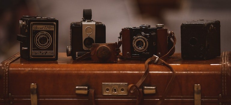 Four color cameras.