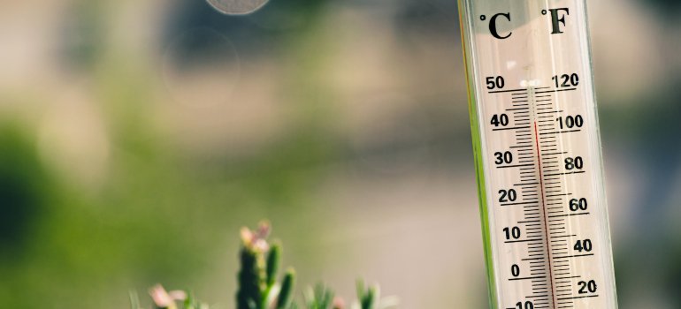 A thermometer indicating very high temperature.
