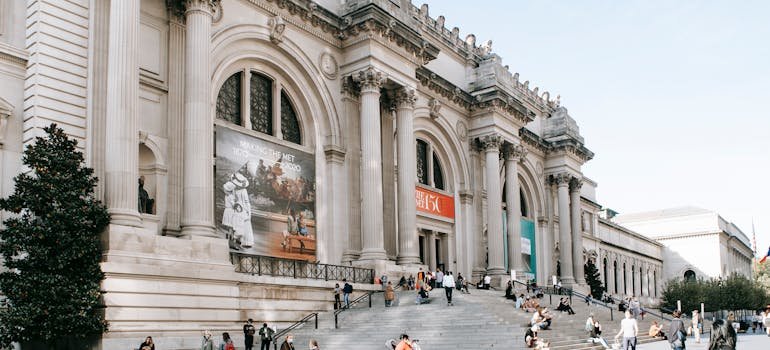 A large classical building of a museum