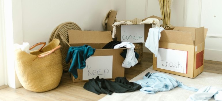 Three boxes marked "KEEP", "DONATE", "TRASH".