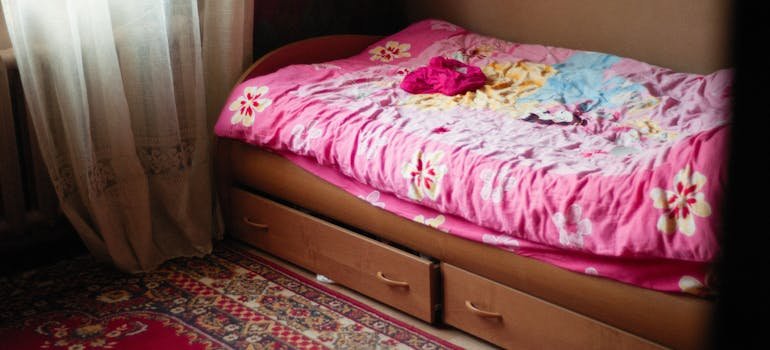 Drawers under the bed