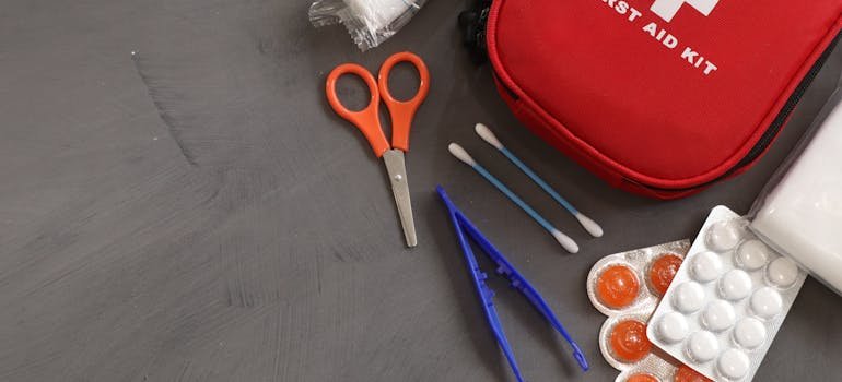 Essential items to keepwith you if you need to move out before your new place is ready