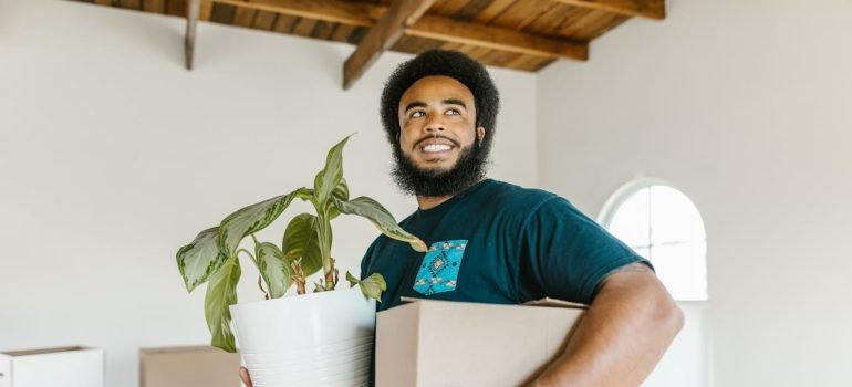 A mover helping with relocating from Wakefield to Lower Manhattan