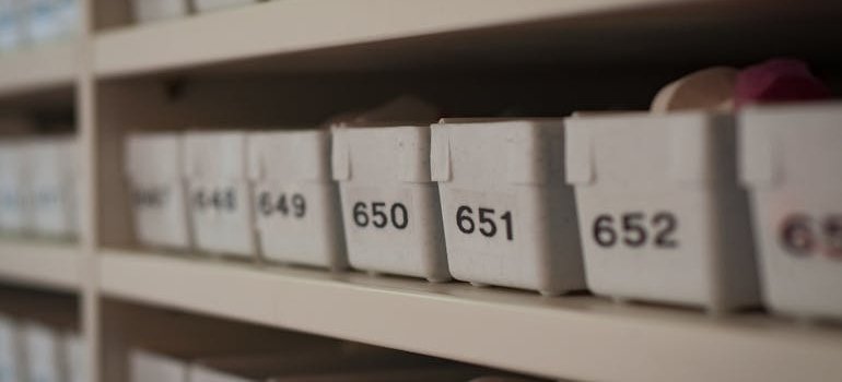 Small storage containers