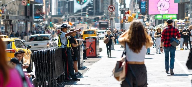 People on the street talking about the differences between living in Manhattan and the Bronx